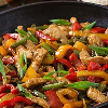 Chinesische Paprika Geflügelpfanne mit Reis